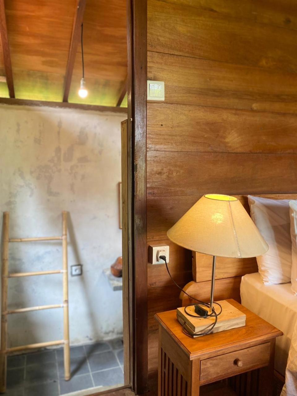 Uma D'Nyuh Homestay Singaraja  Luaran gambar