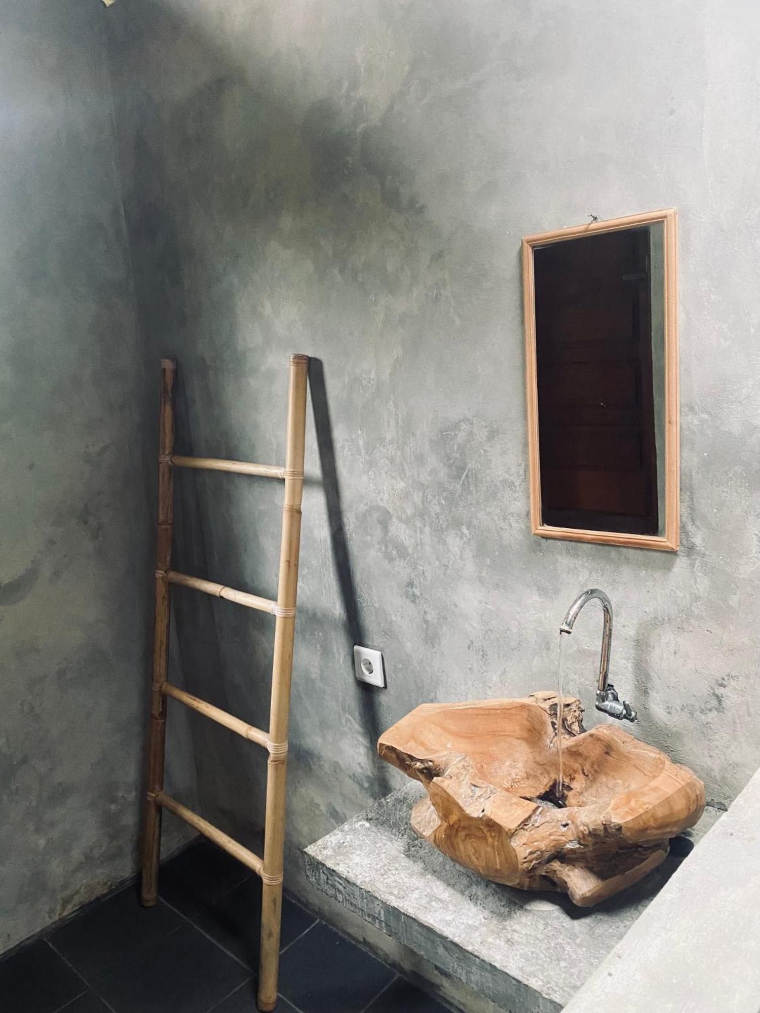 Uma D'Nyuh Homestay Singaraja  Luaran gambar